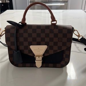 Louis Vuitton Beaumarchais- Like New